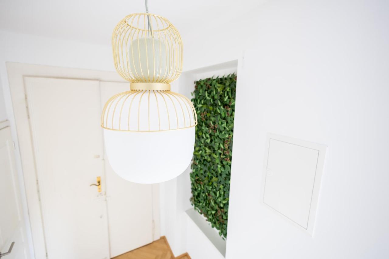 Large Garden-View Balcony Comfort Retreat 1020-Vienna Відень Екстер'єр фото