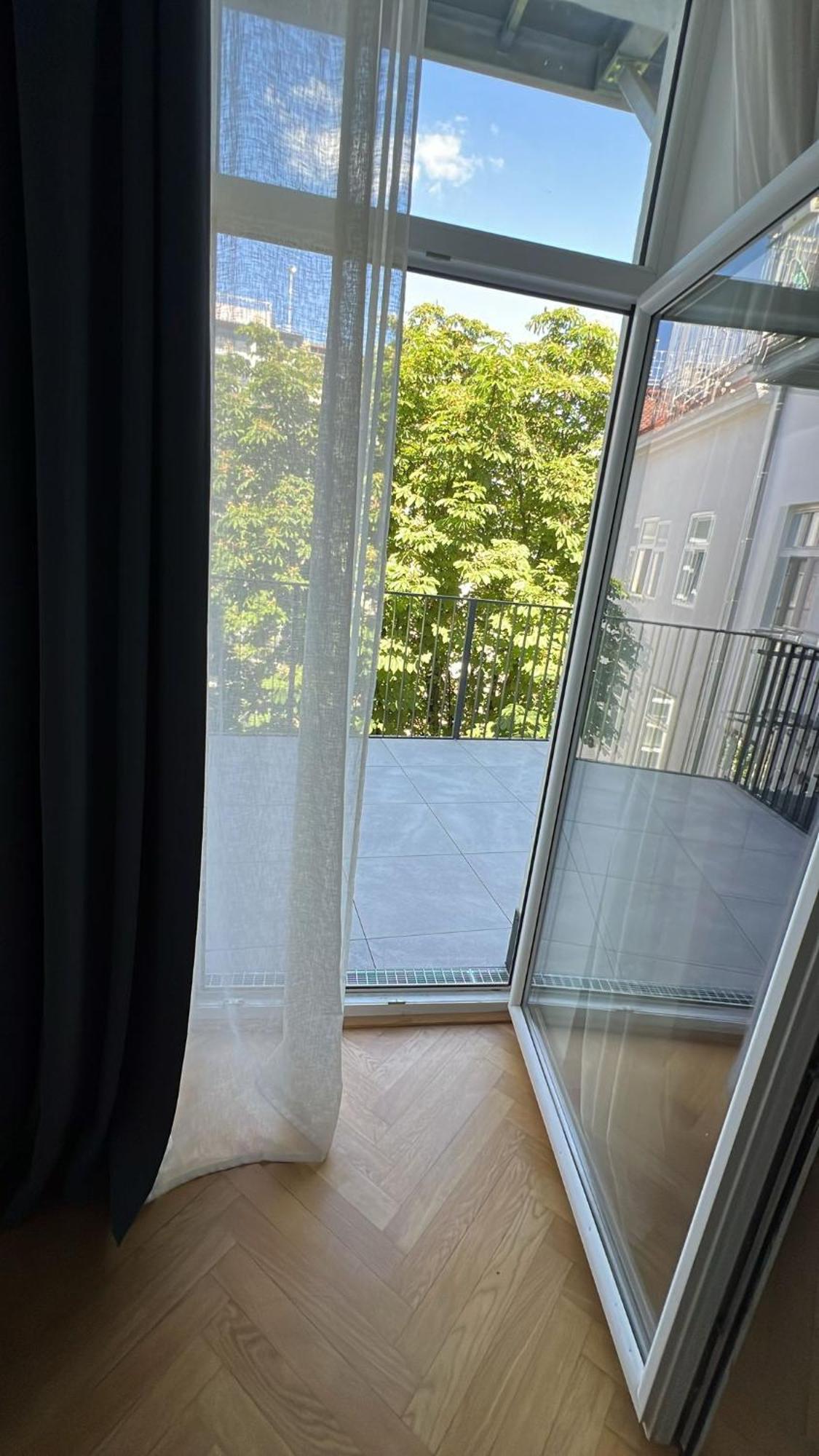 Large Garden-View Balcony Comfort Retreat 1020-Vienna Відень Екстер'єр фото